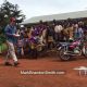 Vahepeal Aafrikas.. filmitegija lendab oma Phantom drooniga üle koolilaste, kes pole midagi sellist enne näinud
