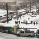 Ahelavarii Montreali tänavatel – politsei auto, bussid ja isegi lumesahk ei suuda lumisel teel pidama jääda
