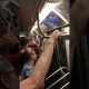 Vahepeal NY metroos – rahvas viskab purjus “adovkaadi” metroost välja