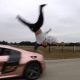 Red Bull atleet Bailey Payne on õnnesärgis sündinud – proovib edutult hüpata saltot üle sõitva auto